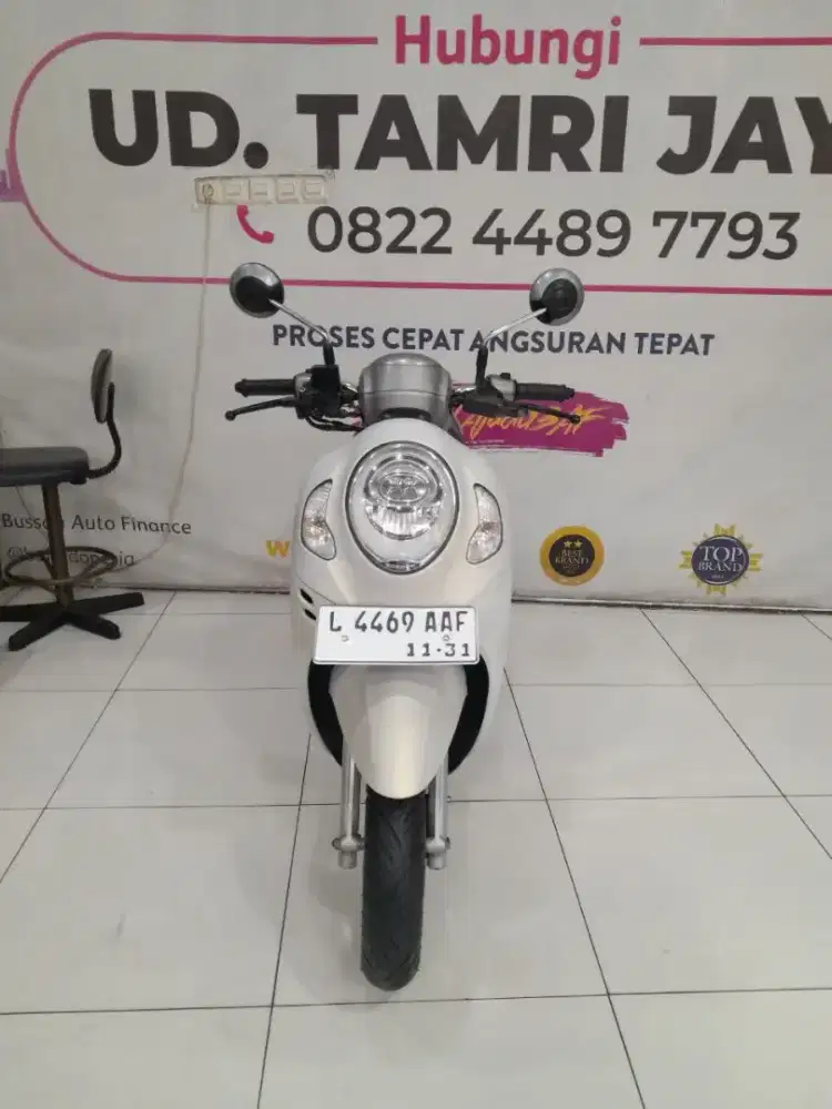 HONDA SCOOPY PUTIH 2021