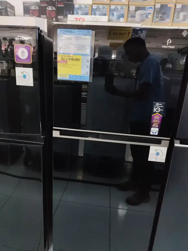 Kulkas Polytron 186L cicilan bunga hingga 0% menggunakan kredivo