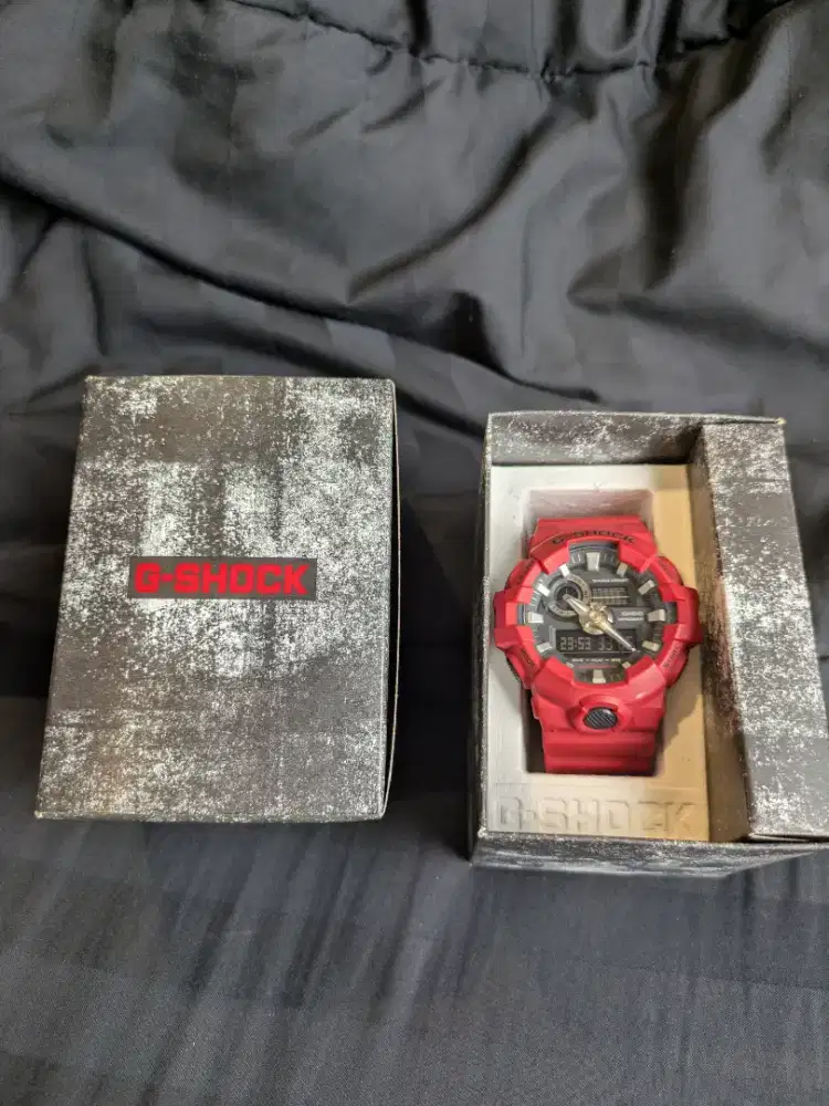 G-SHOCK GA-700-4ADR original