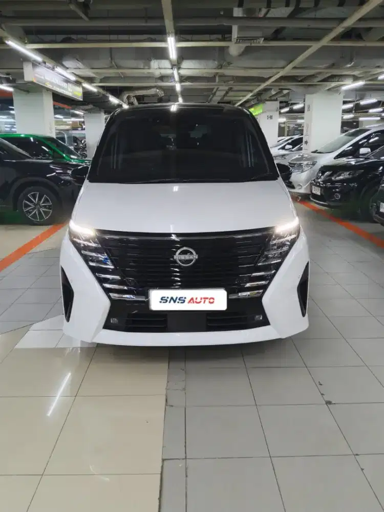NISSAN SERENA HYBRID 2025