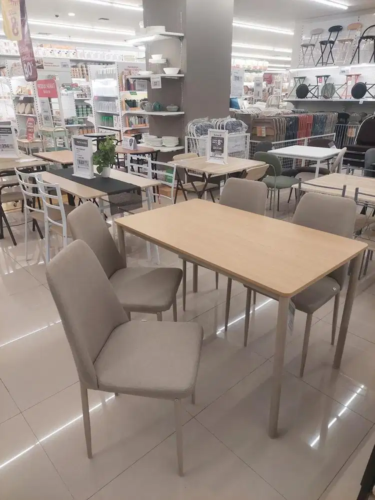 SET MEJA MAKAN MORRIZ