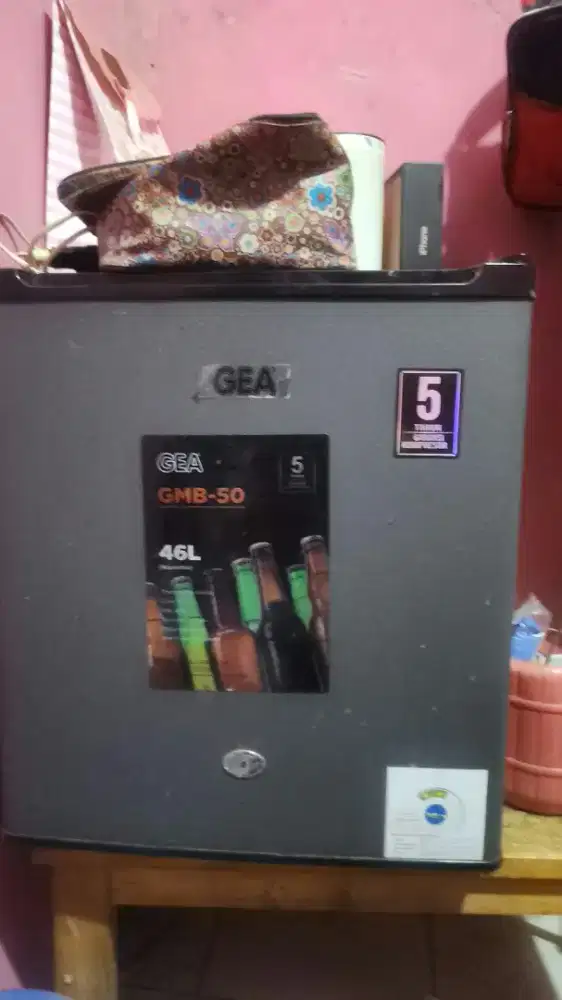 Kulkas mini GEA