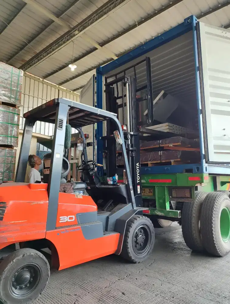 Lowongan kerja operator forklift