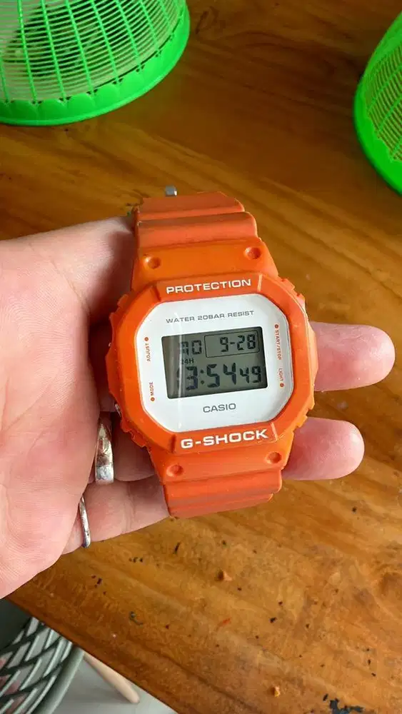 jam gshock dw5600ws lengkap