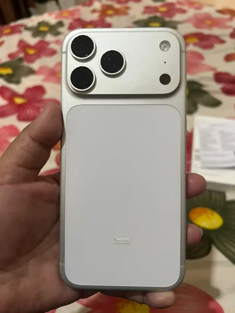 IPHONE 17PROMAX SILVER 256 ERAFON ASLI TANGAN PERTAMA