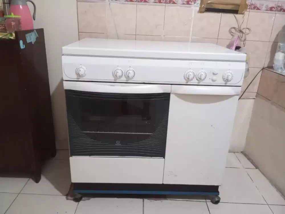 kompor gas 4 tungku merk indesit modena type k 942 dwg