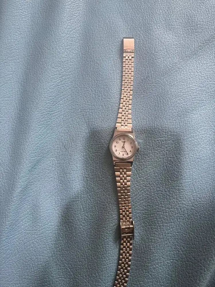 Jam tangan wanita casio