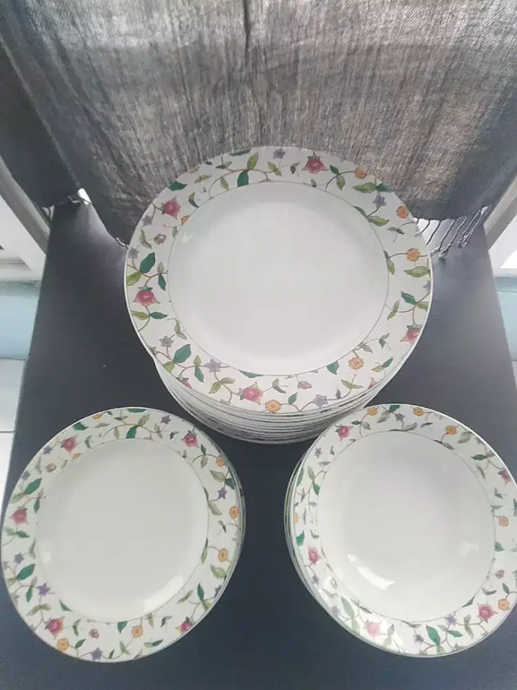 Piring Keramik/Porselen