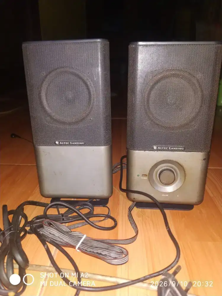 Speaker komputer Altec Lansing tipe 220