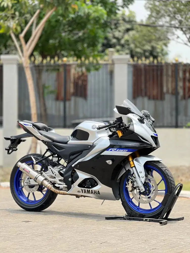 YAMAHA R15M ABS QS CONNECTED SILVER 2021 KM 8K PAJAK PANJANG SIAP GASS