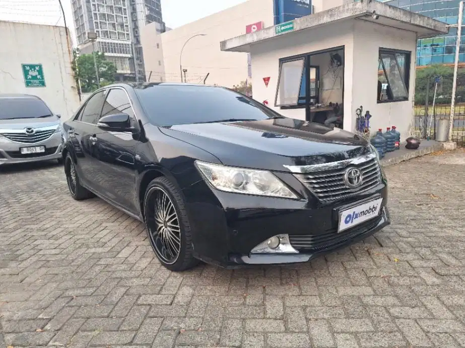 DP MURAH Toyota Camry 2.5 V Bensin-AT 2012 Hitam CSDYB