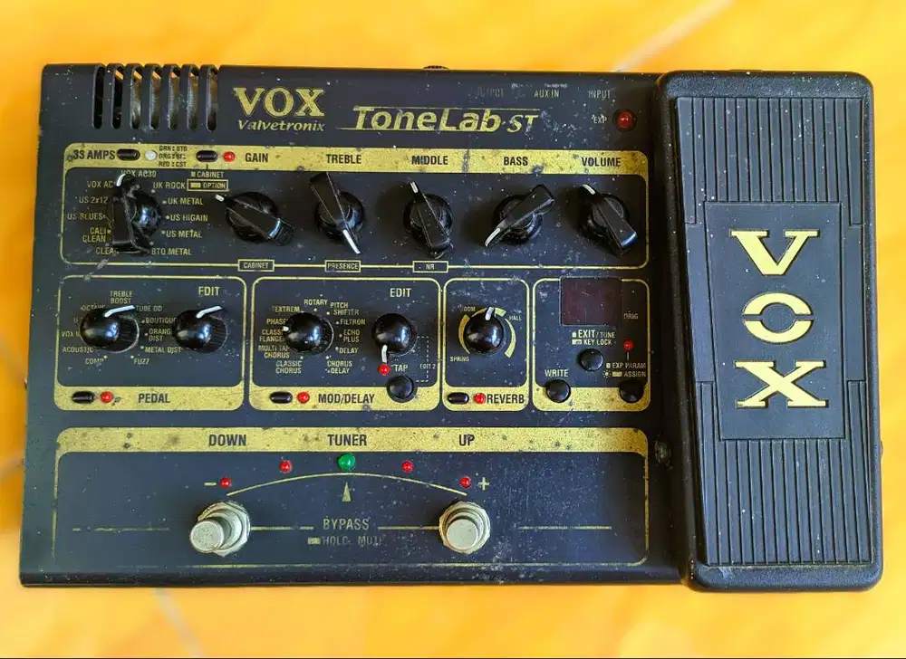 Efek Gitar VOX ToneLab ST