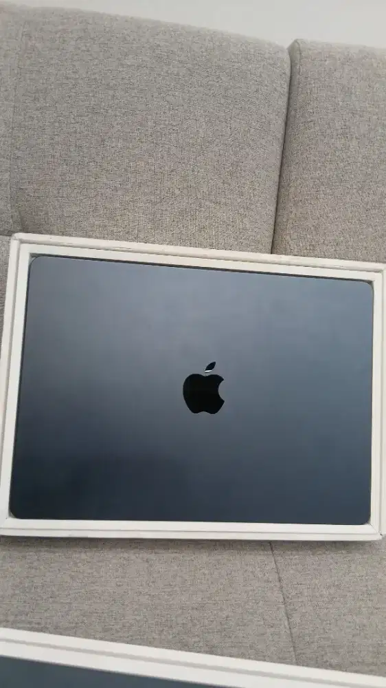 Apple macbook air m2 16/256GB Garansi ON ibox cicilan bisa