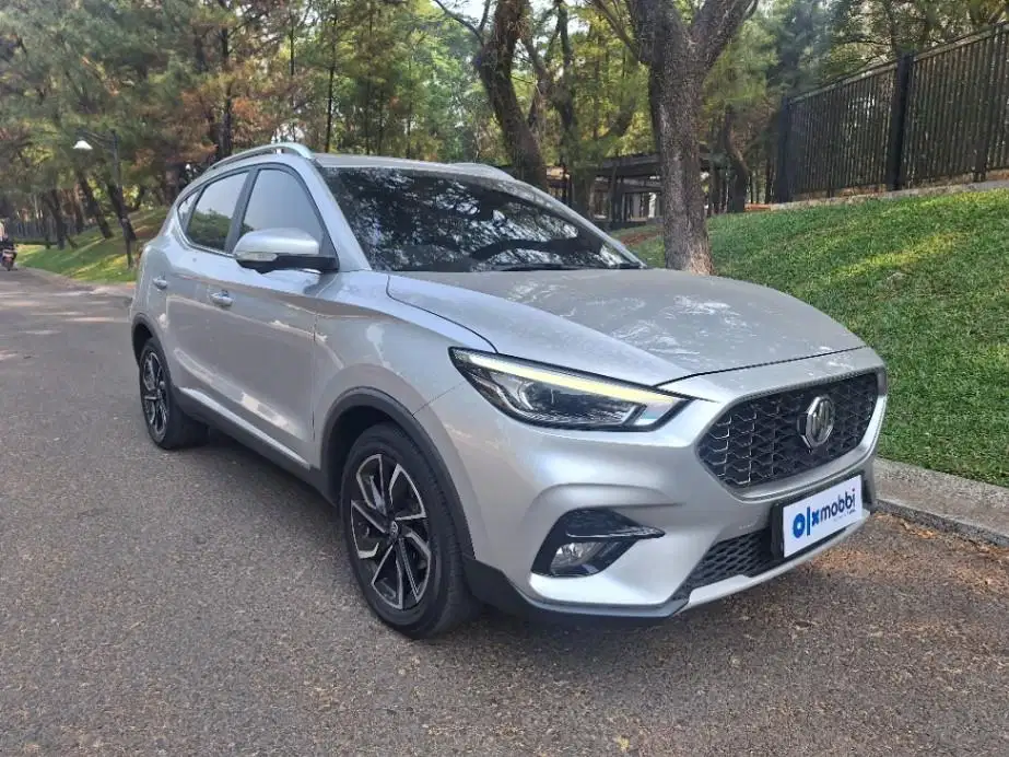 DP MURAH MG ZS 1.5 Magnify Bensin-AT 2023 Silver CPIAB