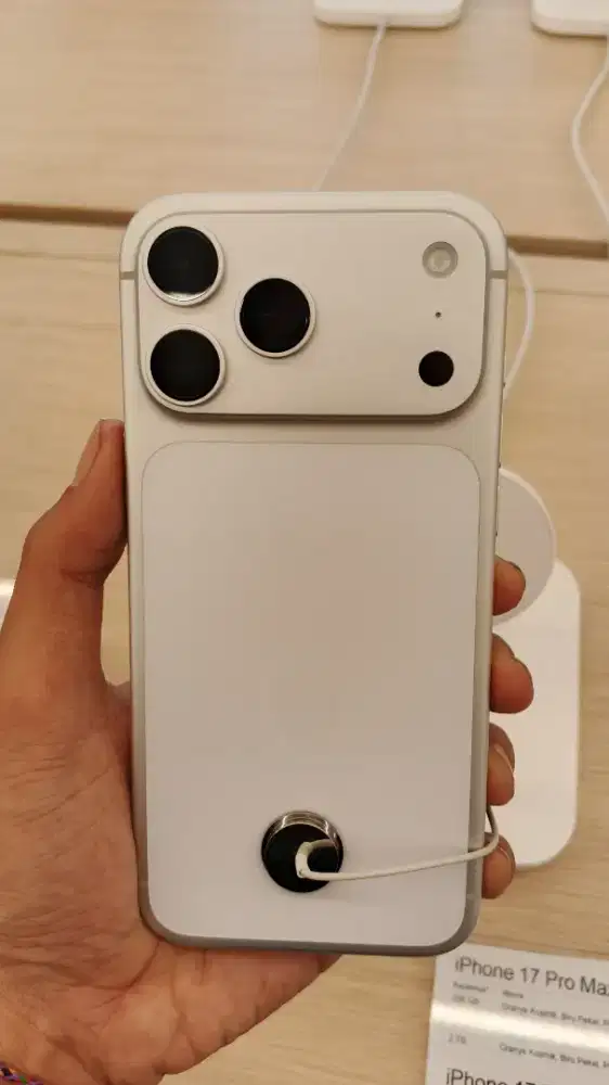 Credit iPhone 17 promax