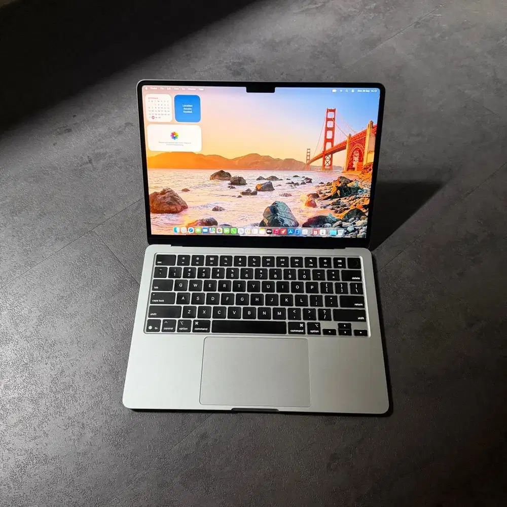 Macbook Air M4 iBox 16/256 13 inch Silver Garansi 1 Tahun 27 Sept 2027