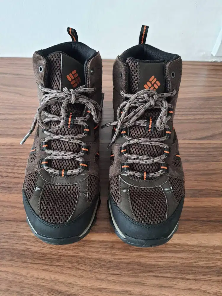 Sepatu hiking Columbia