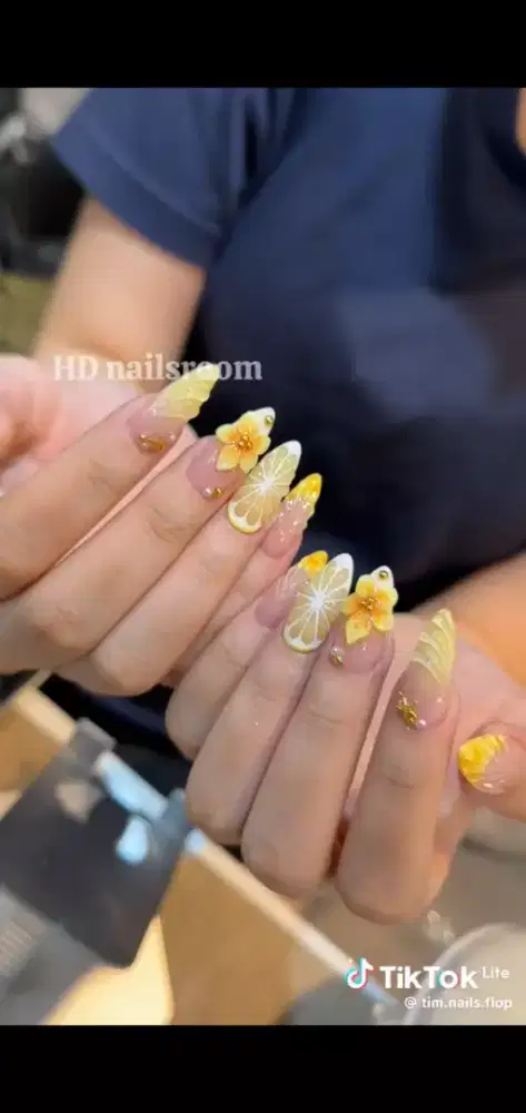 Jasa meni pedi,nail art gel ,4th berpengalaman