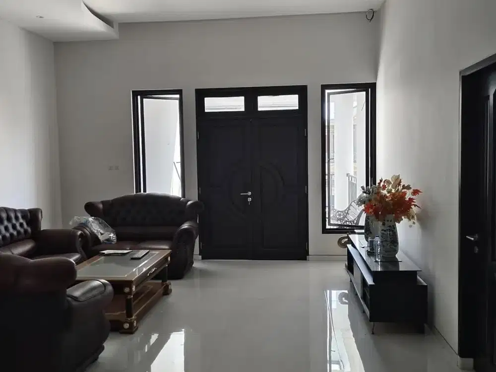 Rumah Mewah Dijual Cepat Di Dharmahusada 2 Lantai Surabaya Timur