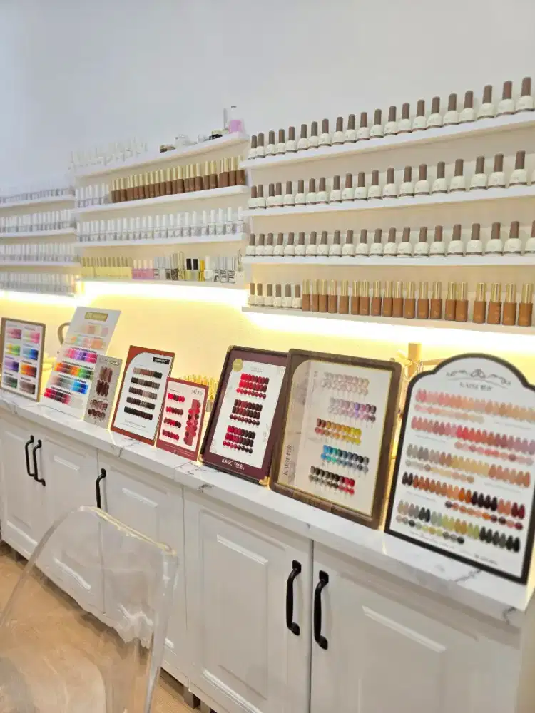LOWONGAN EYELASH , BROW & NAIL THERAPIST