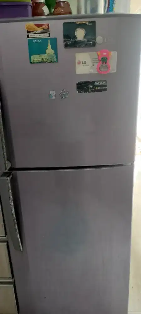 Jual cepat kulkas 2 pintu merek LG