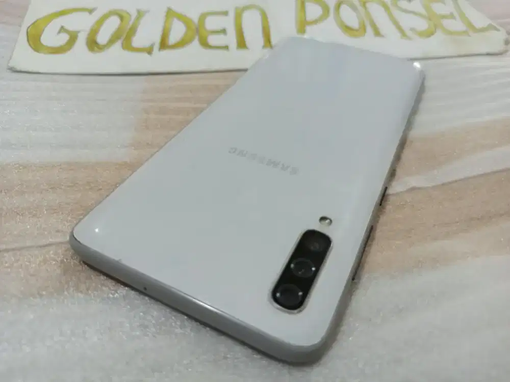 Galaxy A70-4G.NFC.RAM 6/128GB.ORI #GOLDEN PONSEL