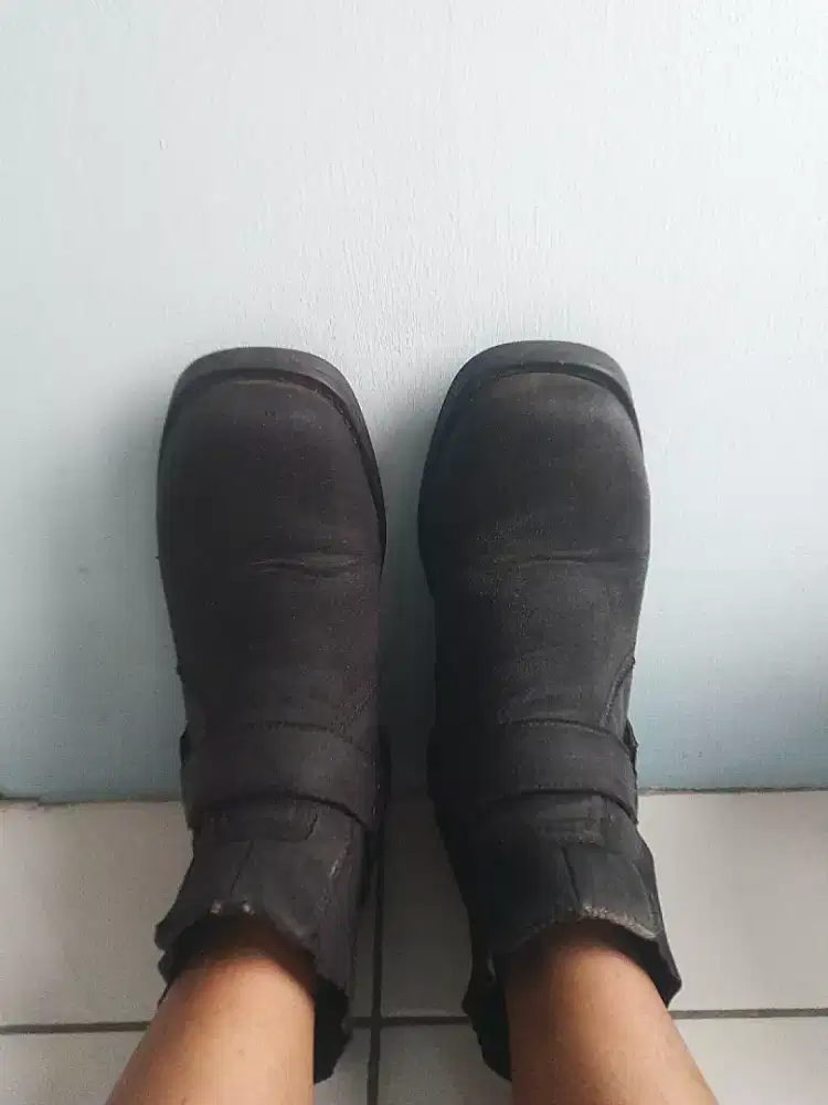 Sepatu Boots Checker