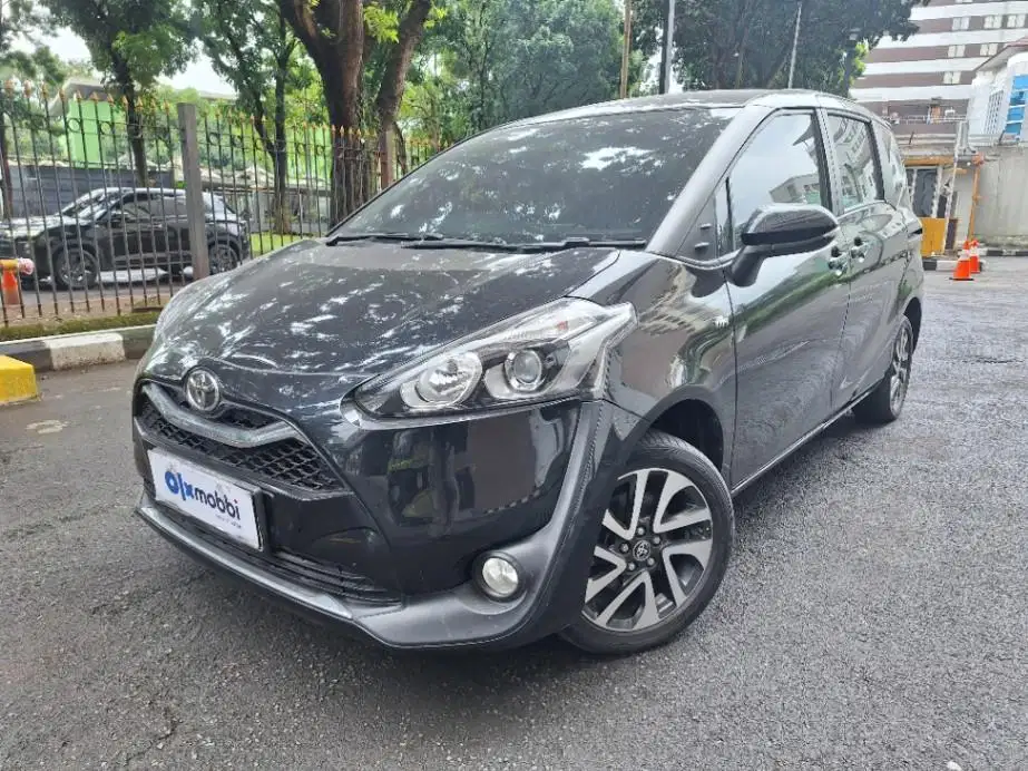 DP MURAH Toyota Sienta 1.5 V Bensin-AT 2021 Hitam CKZCB