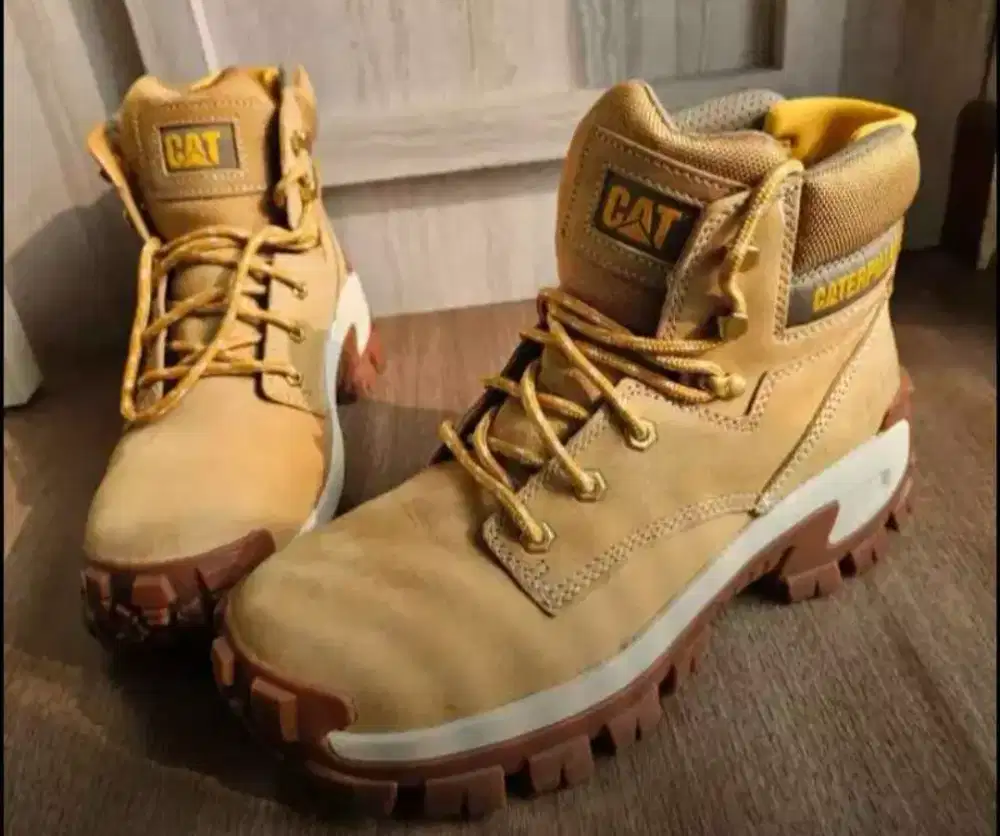 Sepatu Safety Caterpillar Men's Size 42