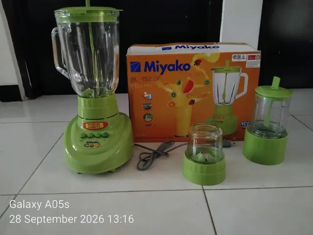 Blender Merk Miyako 3 in 1