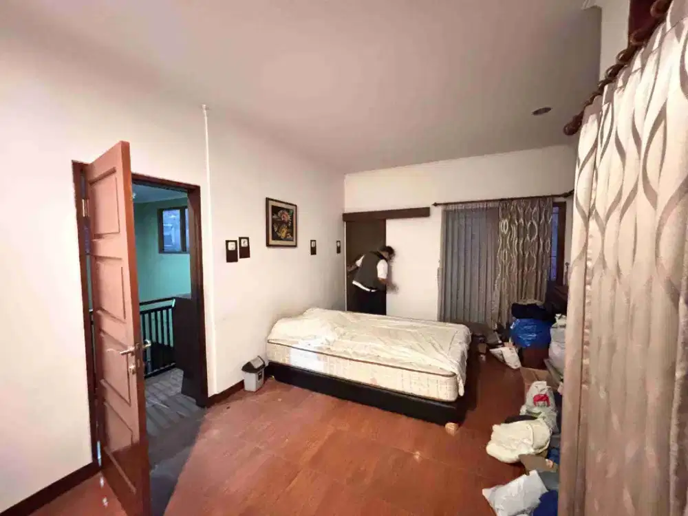 Rumah Lama Terawat Turangga Belakang Horison Bandung