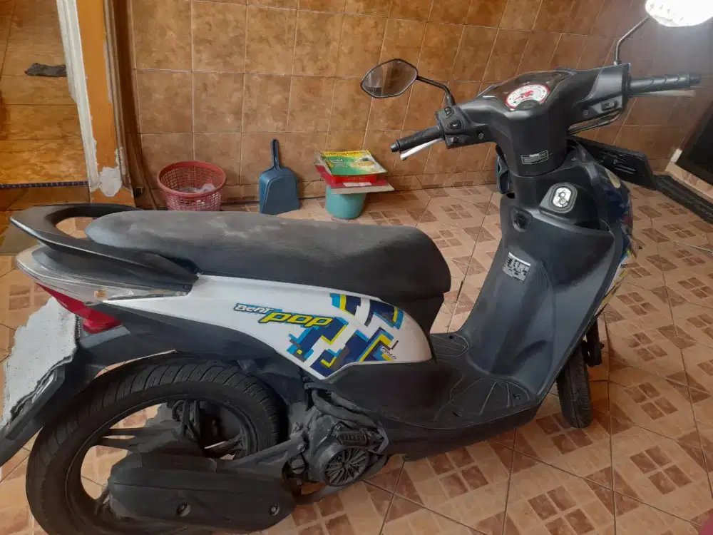 Beat Pop eSP putih biru 2019