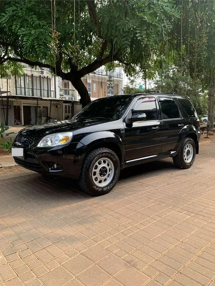Ford Escape 2011 XLT 2.3 Hitam Sunroof