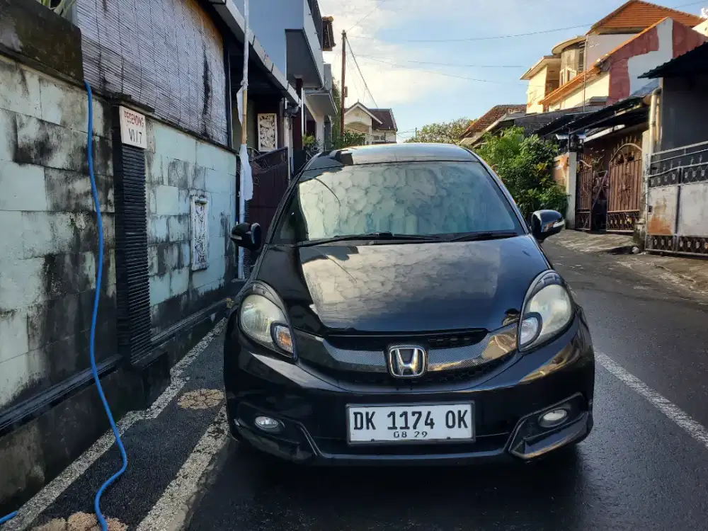 Di jual Honda mobilio hitam 2014 Transmisi Manual
