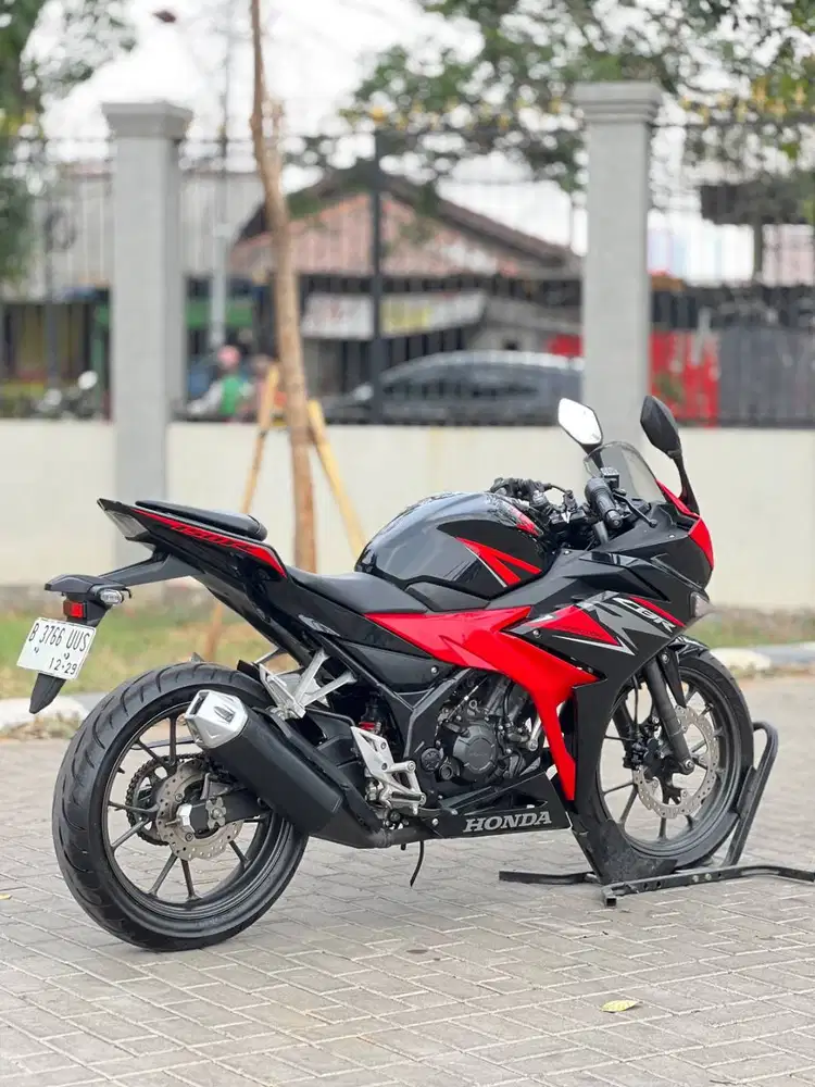 KEREN ABIS! HONDA CBR 150R HITAM MERAH 2019 KM 12K PAJAK ON SIAP GASS