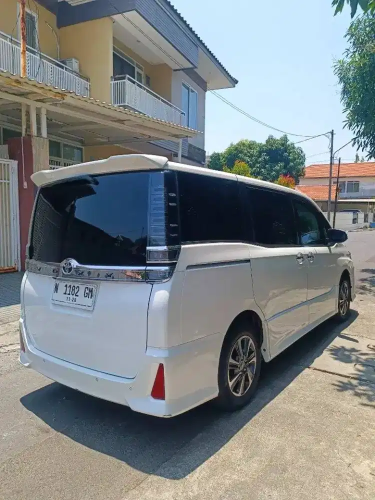 Toyonta VOXY Matic 2018 Sunroof Power Sliding