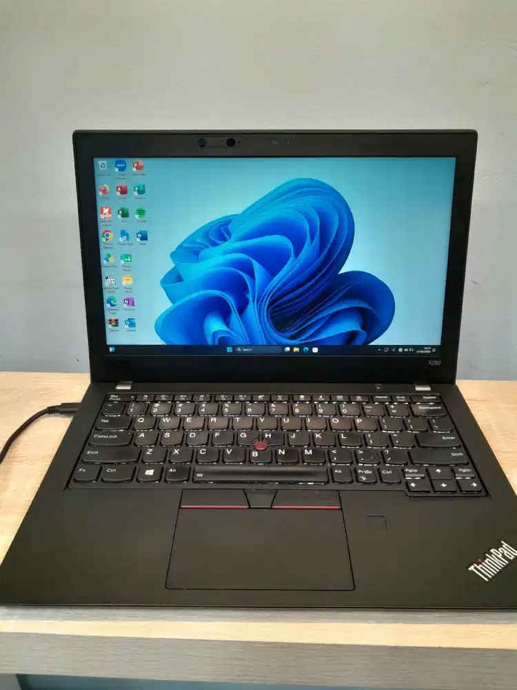 LAPTOP LENOVO THINKPAD X280 INTEL CORE I7-5660U RAM 8GB SSD 256GB