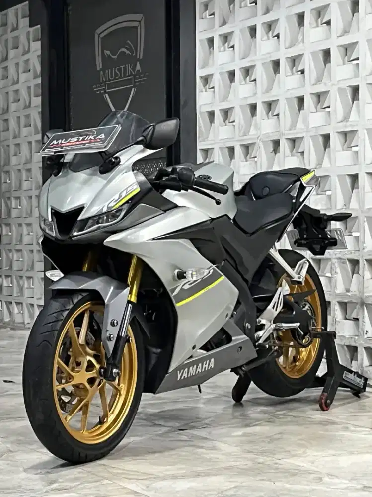 YAMAHA R15 V3 LAST EDITION 2021 - Chintia Mustika