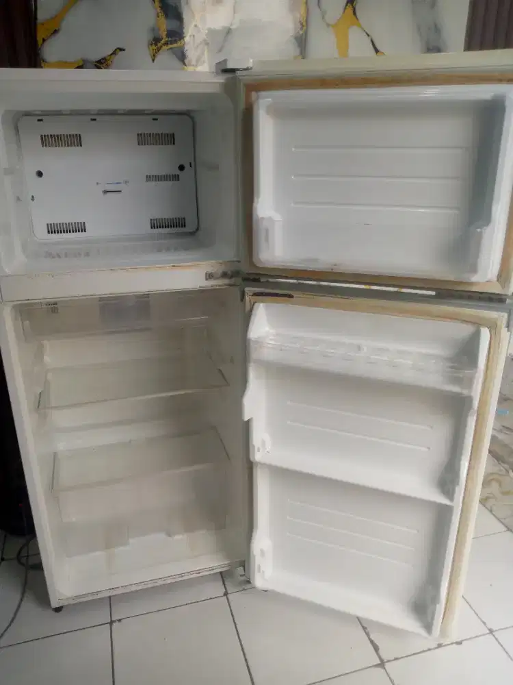 Kulkas Sharp 2 pintu
