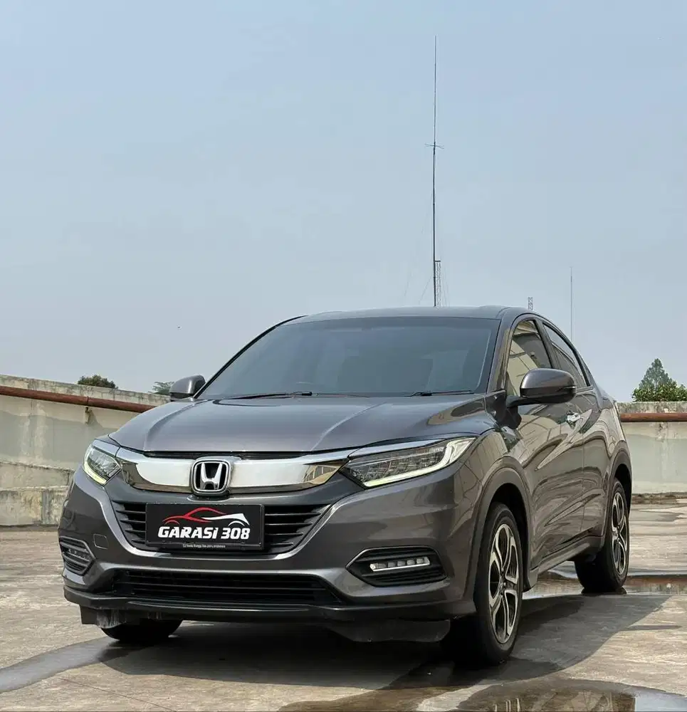 Honda HRV SE CVT AT Special Edition E Plus 2021 Abu Abu  Km 34 rb