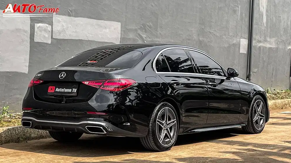 KM5RB Mercedes Benz W206 C300 AMG Line Eq Boost NIK 2022 Akhir Panoram