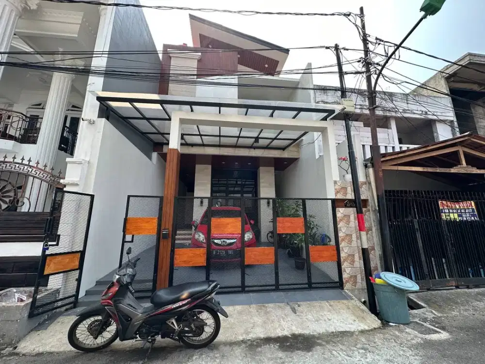 Dijual Rumah Modern 2 Lantai Komplek Pondok Bambu Jakarta Timur