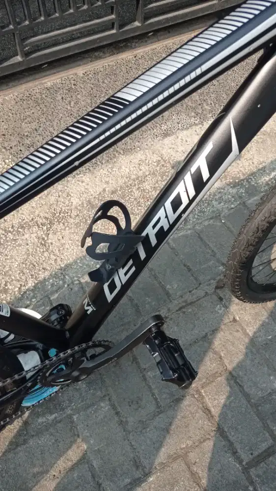 sepeda MTB united detroit 6.1