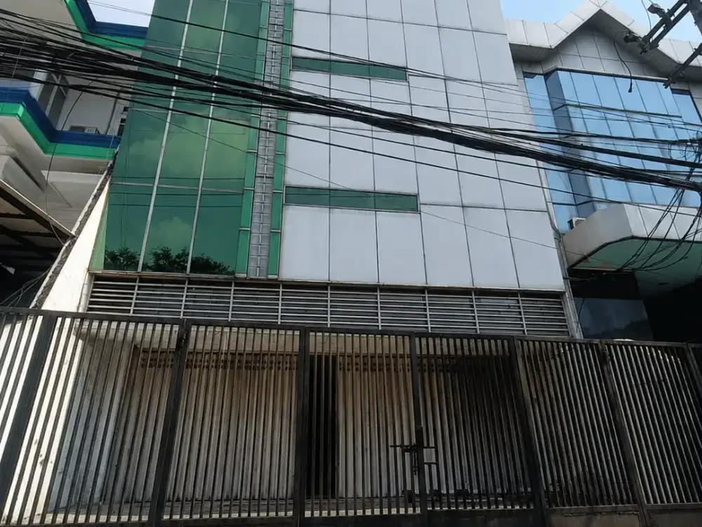 Ruko 4 Lantai Bagus di Jl Raya Perak Lokasi Strategis
