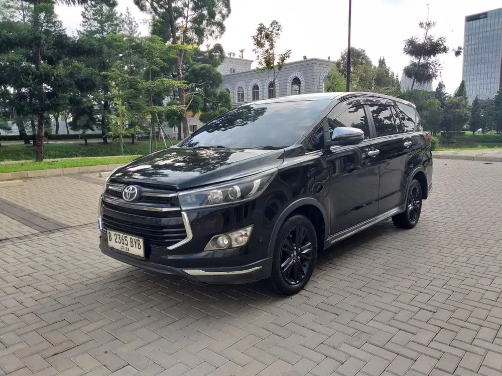 (Pajak Panjang 1thn) Toyota Innova Venturer 2.4 Diesel AT 2018