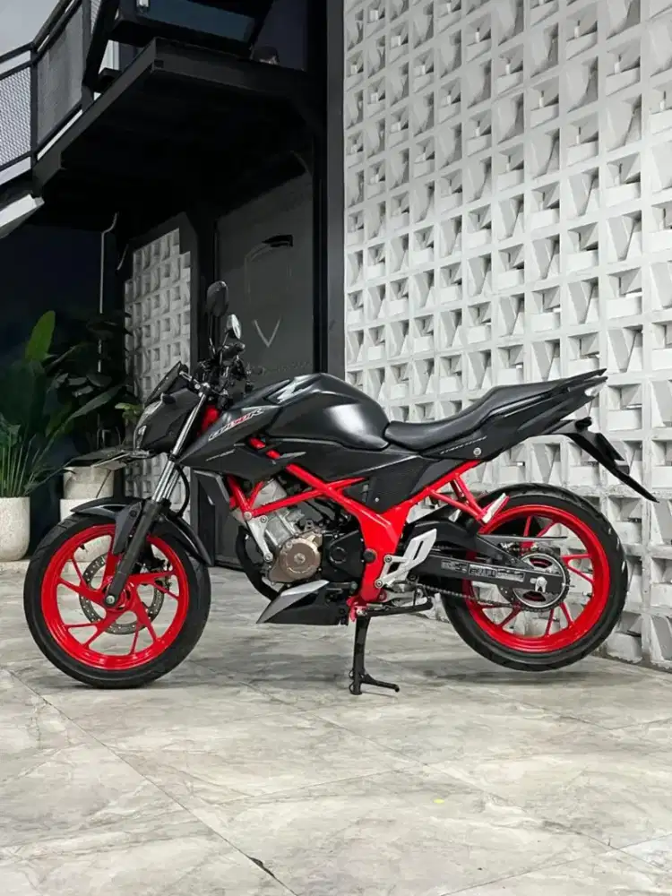HONDA CB 150R 2017 - Chintia Mustika