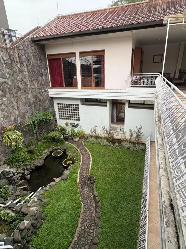 Dijual rumah siap pakai 500m2 sayap Jln. Riau