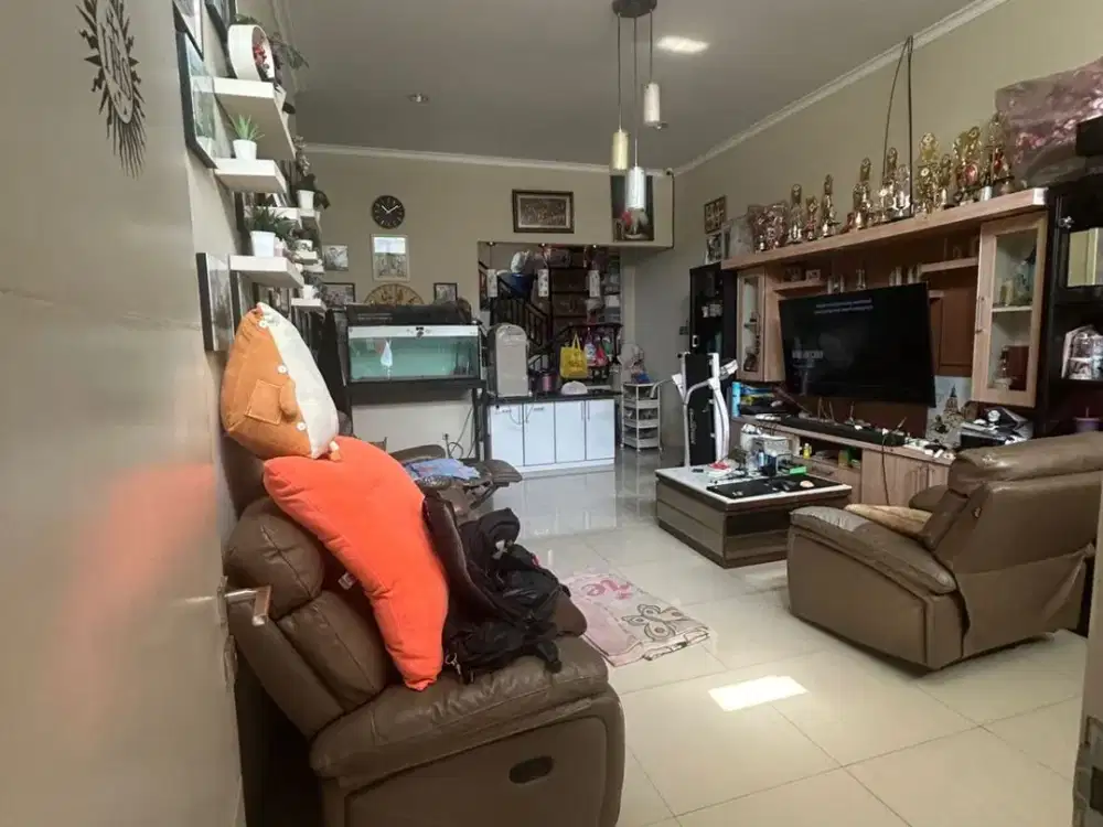 Di jual rumah siap Huni bukit golf river side cluster orchid. Cimanggis
