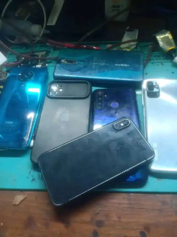 Dicari hp rusak sebanyak banyak nya