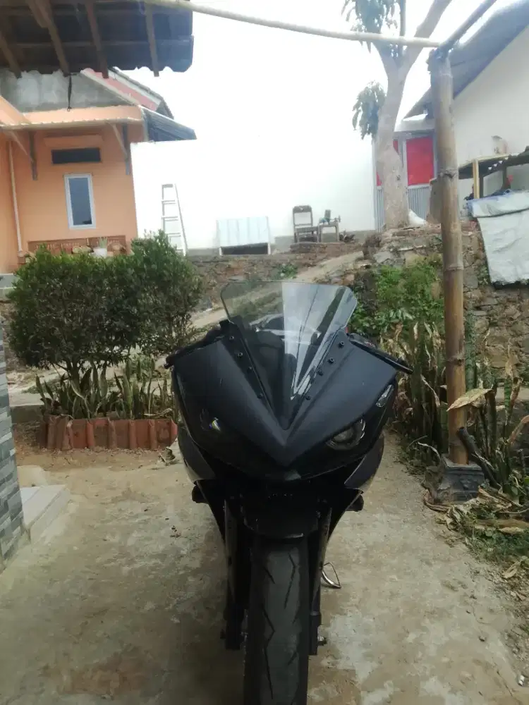 DI JUAL R15 V2/2014.